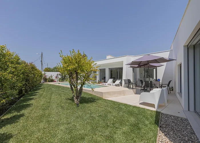 Casa Nova Da Azoia *